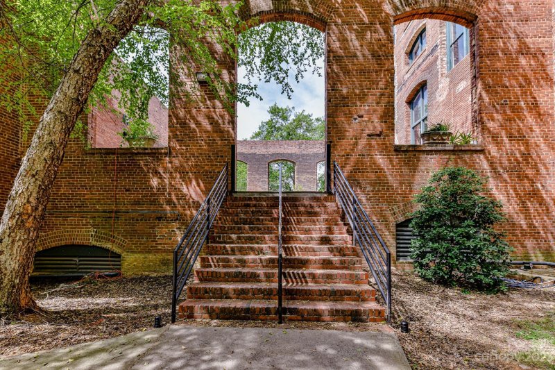 Property image 4 at 201 S Hoskins Road, Charlotte, NC 28208