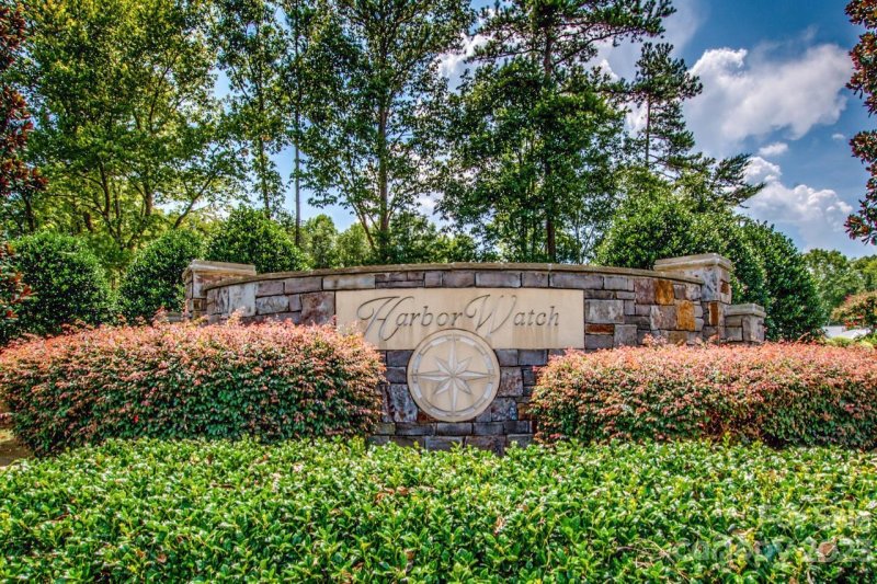 Property image 2 at 236 S Harbor Watch Drive, Statesville, NC 28677