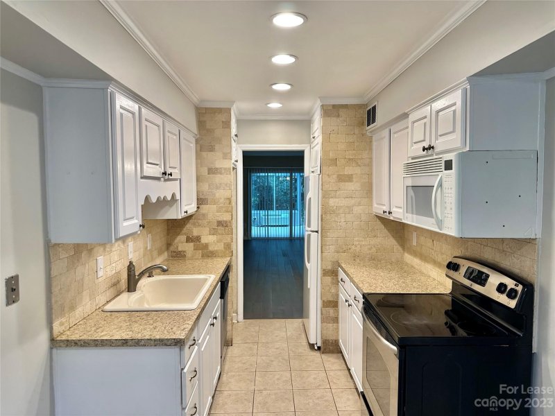 Property image 3 at 7014 Quail Hill Road, Charlotte, NC 28210