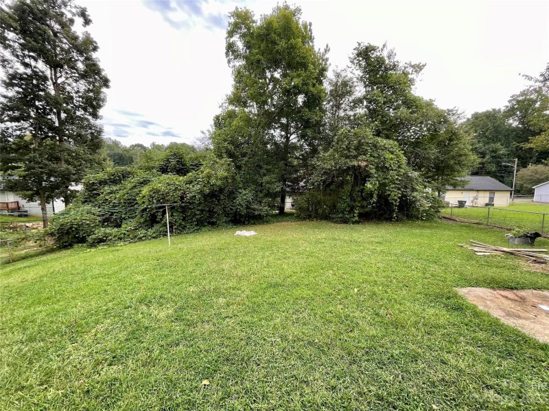 Property image 4 at 2828 Meade Avenue, Gastonia, NC 28052