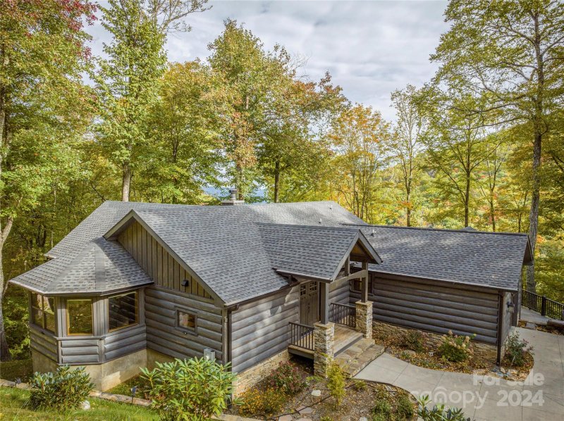 Property image 2 at 204 Gata Trail, Maggie Valley, NC 28751