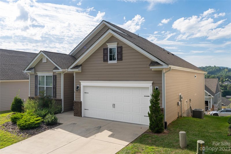 Property image 2 at 4 Regent Heights Road, Leicester, NC 28748