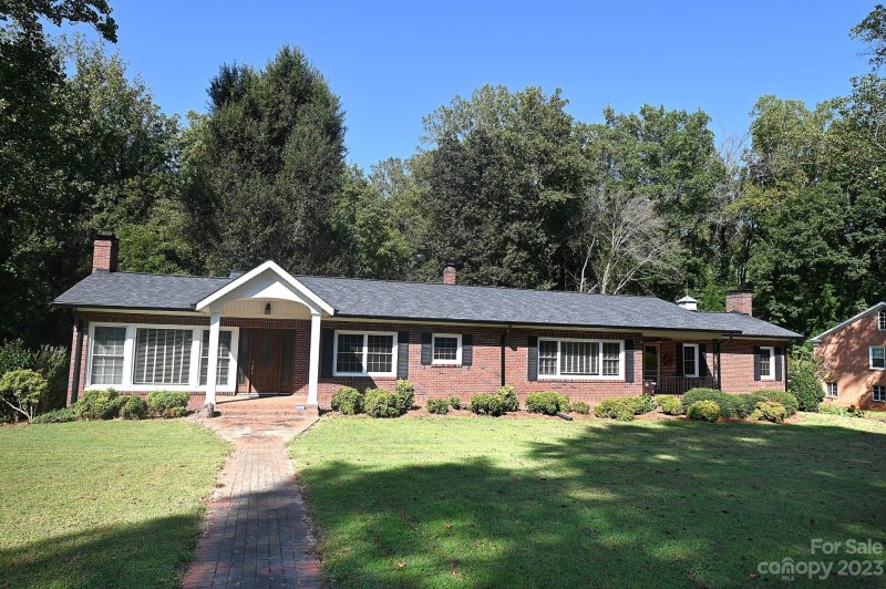 Property image 4 at 1318 Brentwood Drive, Newton, NC 28658