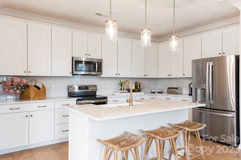 2031 Howell Creek Way