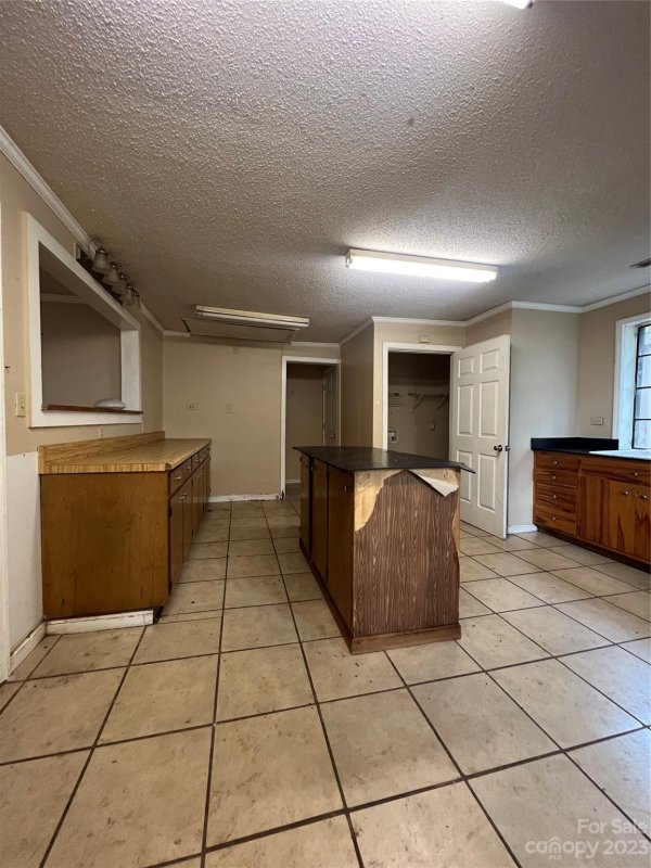 Property image 3 at 307 S Ransom Street, Gastonia, NC 28052