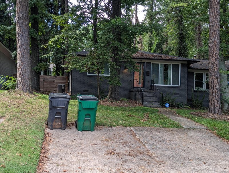 Property image 2 at 3225 Erskine Drive, Charlotte, NC 28205