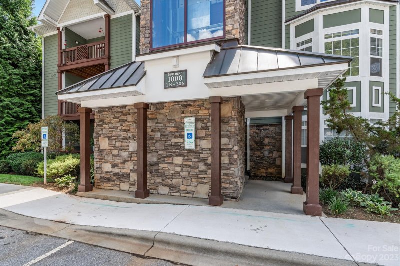 Property image 2 at 1000 Olde Eastwood Village Boulevard, Asheville, NC 28803