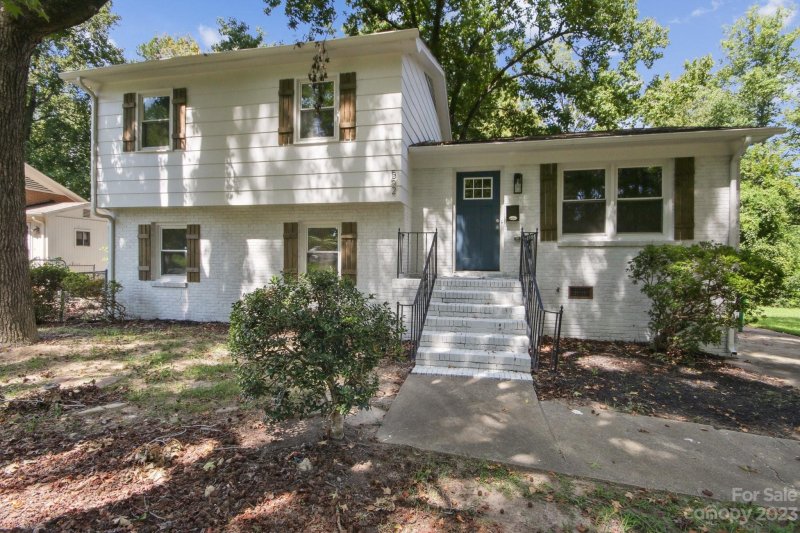 552 Derrydowne Drive