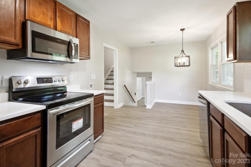 Property image 4 at 552 Derrydowne Drive, Charlotte, NC 28213