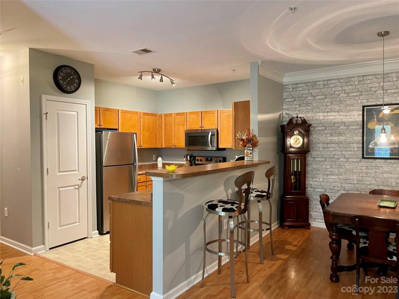 Property image 2 at 423 Appeldoorn Circle, Asheville, NC 28803