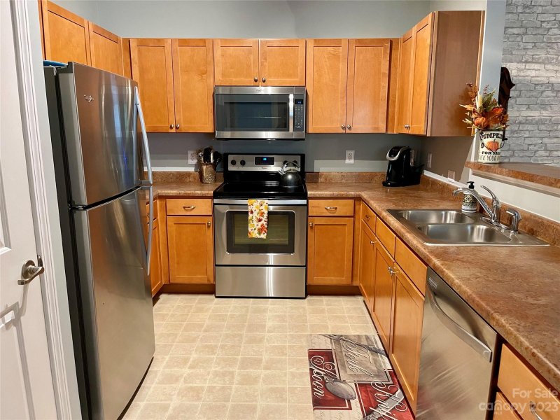 Property image 3 at 423 Appeldoorn Circle, Asheville, NC 28803