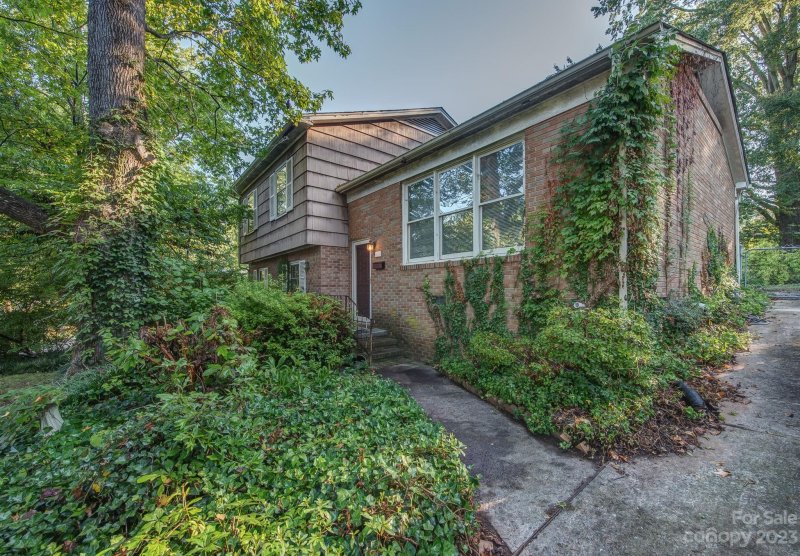 Property image 2 at 1610 Anthony Drive, Gastonia, NC 28052