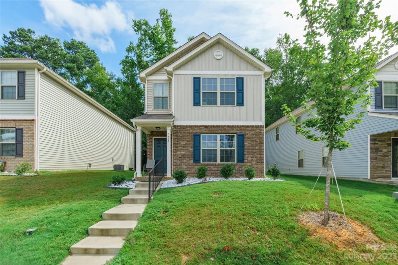 553 Stockton Way