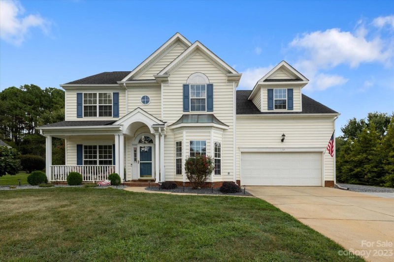 Property image 2 at 132 Spring Grove Drive, Mooresville, NC 28117