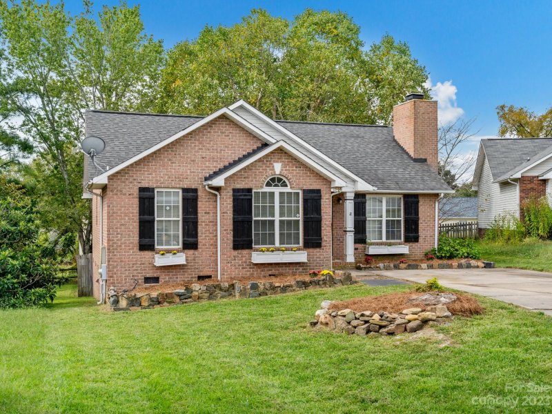 Property image 4 at 4910 Valley Trail Court, Concord, NC 28025