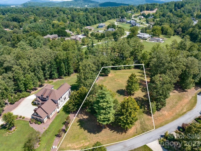 Property image 2 at 153 Cape Martin Circle, Hendersonville, NC 28791