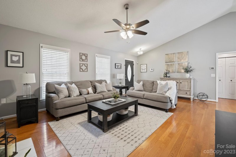 Property image 5 at 618 17th Avenue Drive, Hickory, NC 28602