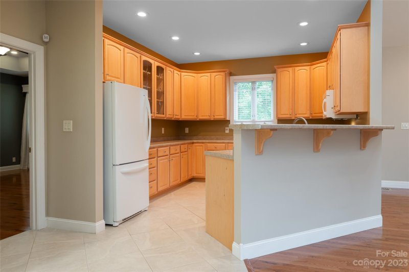 Property image 4 at 19 Stone House Road, Hendersonville, NC 28739