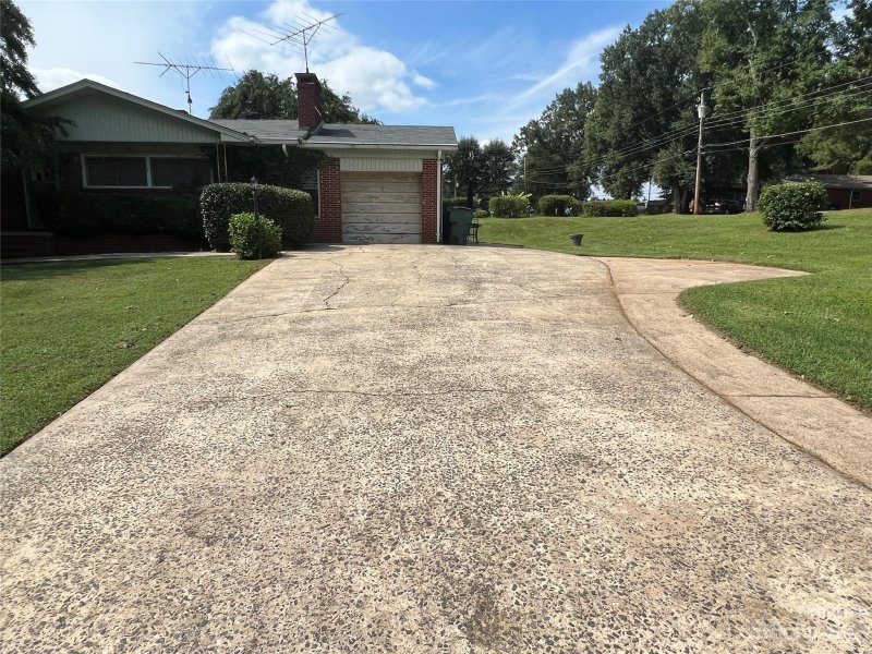 Property image 3 at 1415 9th Avenue, Conover, NC 28613