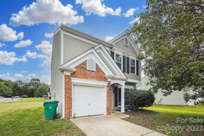 Property image 3 at 10414 Roundleaf Drive, Charlotte, NC 28213