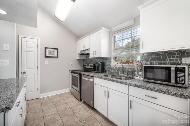 Property image 2 at 424 Cottonwood Circle, Monroe, NC 28110