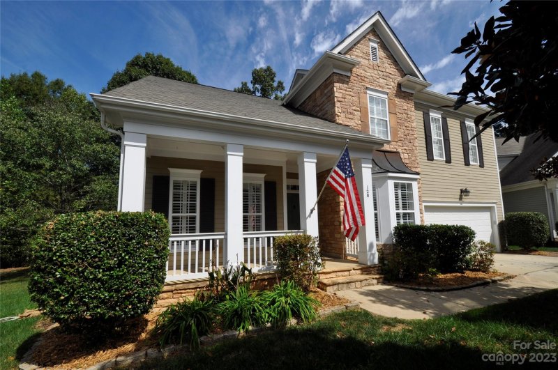 Property image 2 at 128 Pavillion Lane, Mooresville, NC 28117