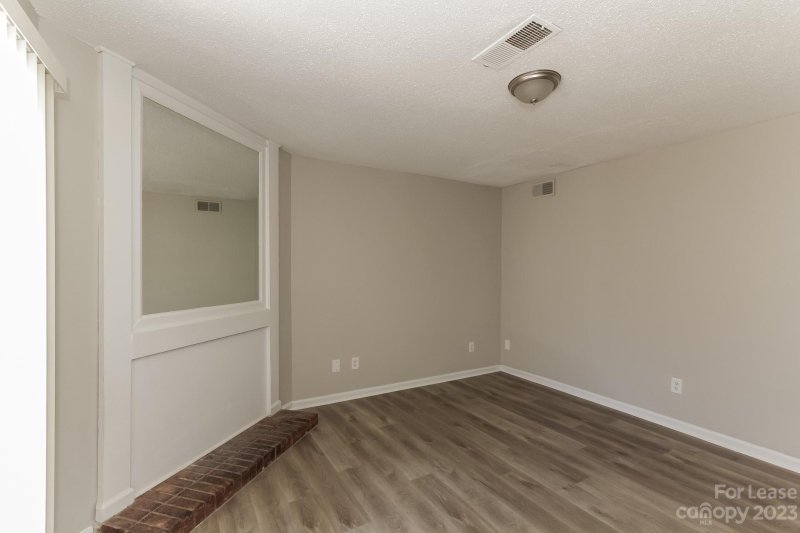 Property image 3 at 6153 Bent Tree Court, Charlotte, NC 28212