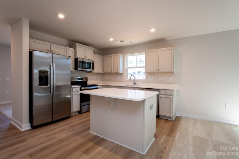 Property image 2 at 525 Grandiflora Avenue, Lancaster, SC 29720