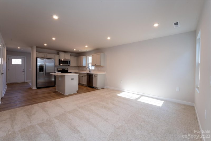 Property image 3 at 525 Grandiflora Avenue, Lancaster, SC 29720