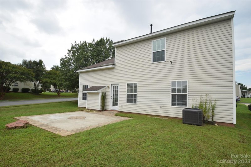 Property image 4 at 1938 Sunset Village Drive, Charlotte, NC 28216