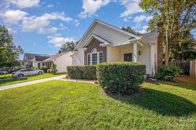 Property image 2 at 1520 Jeffrey Bryan Drive, Charlotte, NC 28213