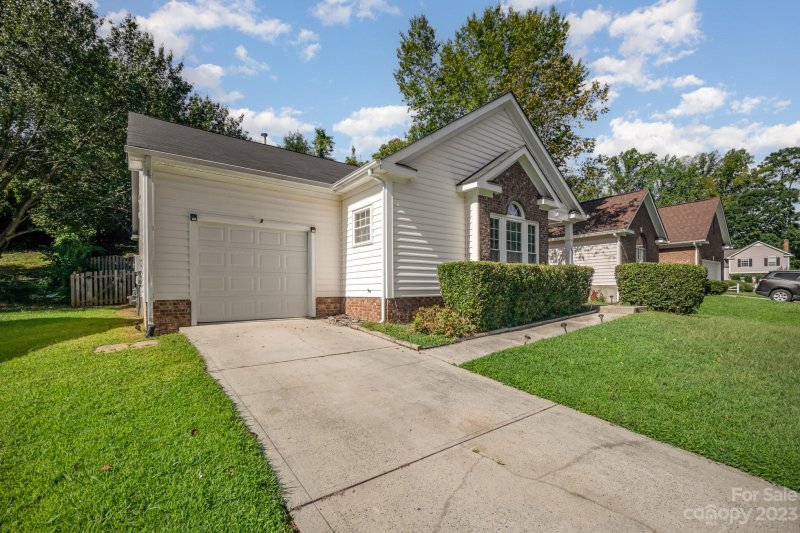 Property image 3 at 1520 Jeffrey Bryan Drive, Charlotte, NC 28213