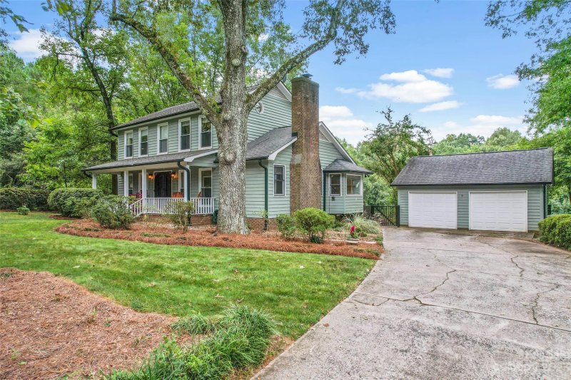 Property image 2 at 1037 Honeybee Trail, Fort Mill, SC 29715