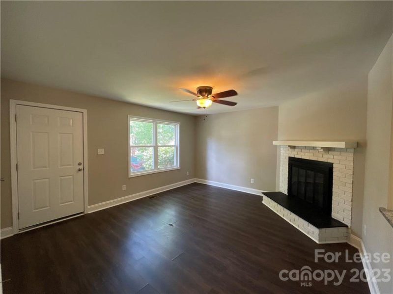 Property image 3 at 313 Newburg Lane, Matthews, NC 28105