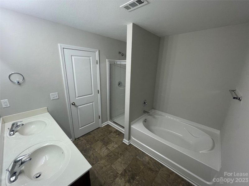 Property image 4 at 2508 Walnut Forest Drive, Charlotte, NC 28216