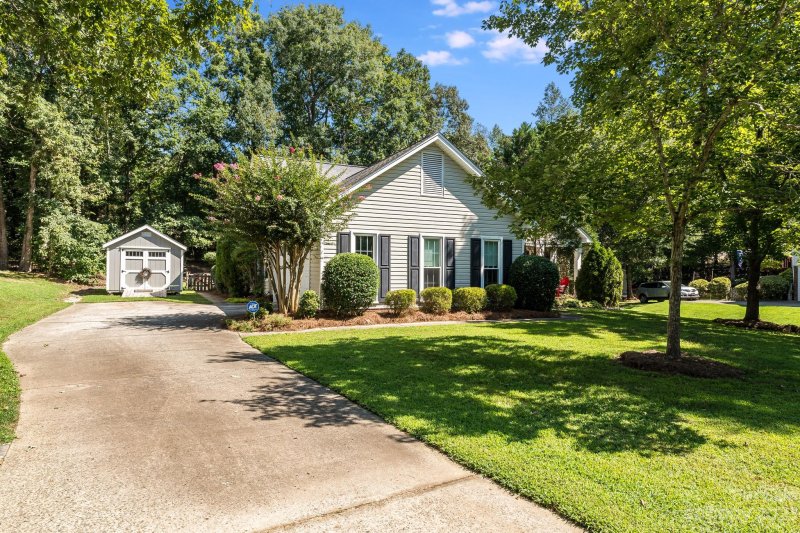 Property image 2 at 6045 Burnt Mill Run, Matthews, NC 28104