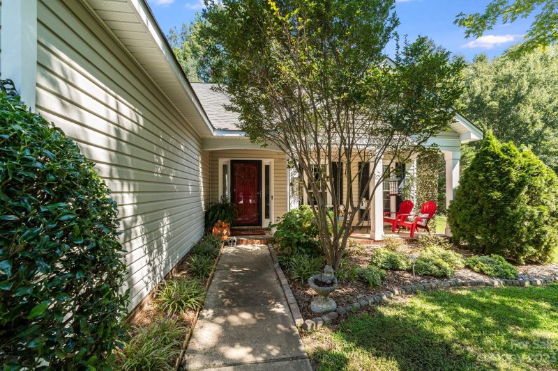 Property image 4 at 6045 Burnt Mill Run, Matthews, NC 28104