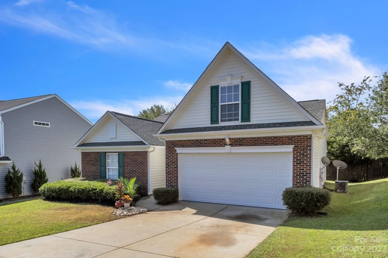 Property image 2 at 14 Riverbed Drive, Greenville, SC 29605