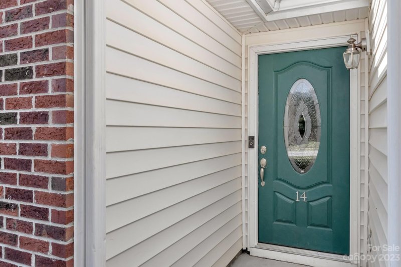 Property image 3 at 14 Riverbed Drive, Greenville, SC 29605