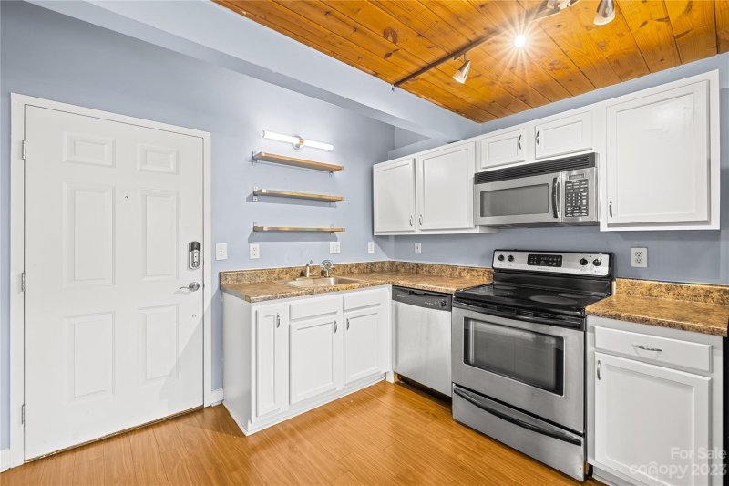 Property image 5 at 201 Hoskins Road, Charlotte, NC 28208