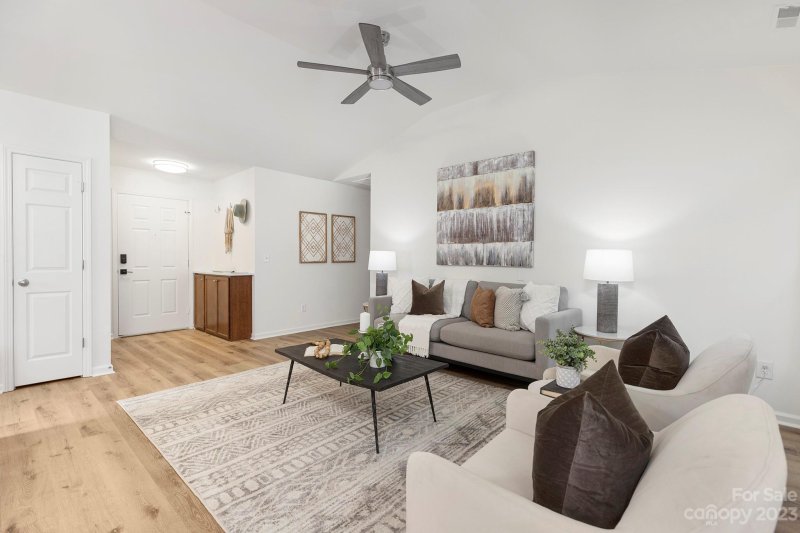 Property image 4 at 2115 Lisa Carole Drive, Charlotte, NC 28214