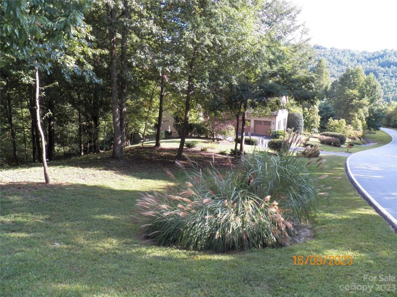 Property image 2 of 270 Somersby Parkway in Somersby Park, Laurel Park, NC 28739