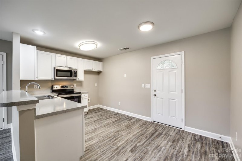 Property image 5 at 308 Peachtree Road, Charlotte, NC 28216