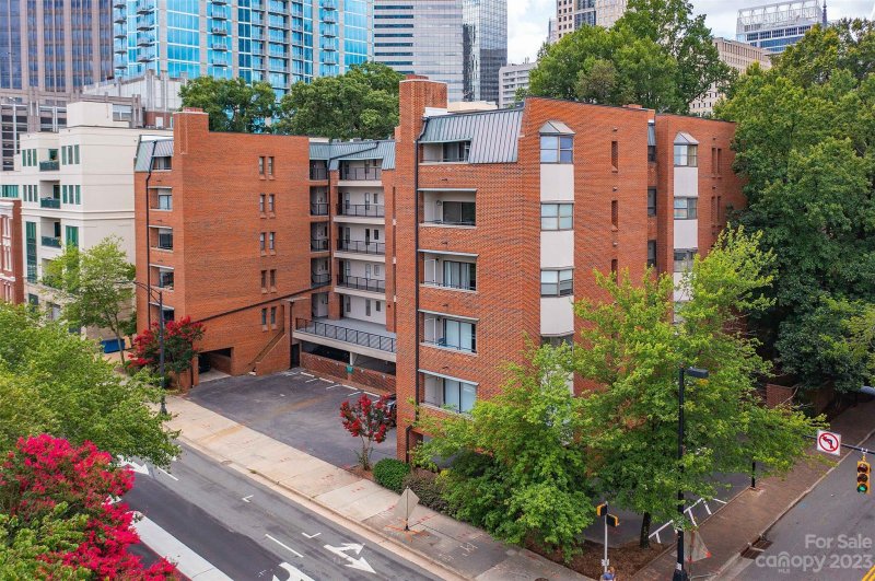 Property image 3 at 224 N Poplar Street, Charlotte, NC 28202