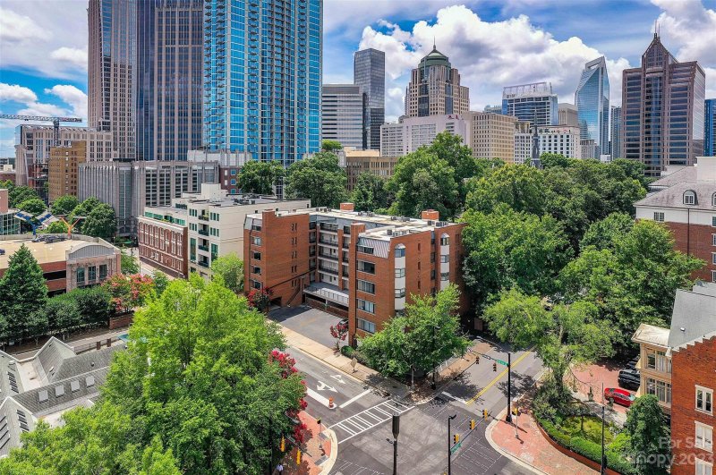 Property image 5 at 224 N Poplar Street, Charlotte, NC 28202