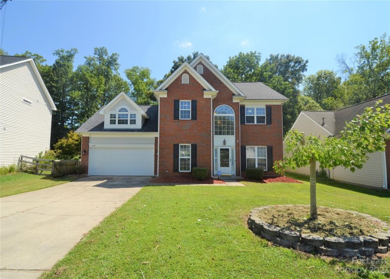 5842 Shining Oak Lane