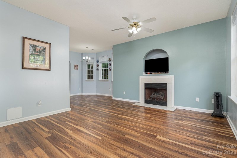 Property image 2 at 5914 Britt Lane, Dallas, NC 28034