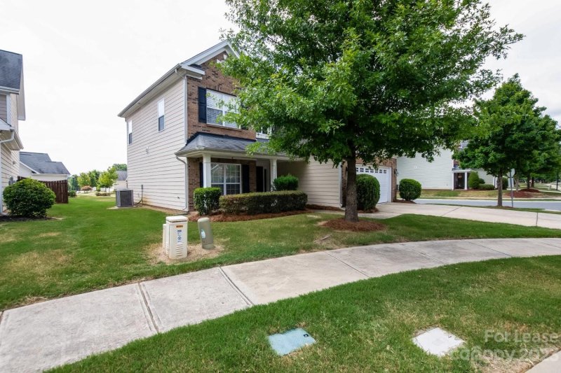 Property image 2 at 13320 Eastfield Village Lane, Charlotte, NC 28269