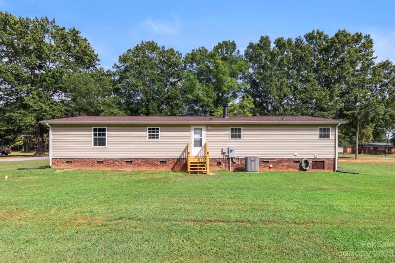 Property image 2 at 1711 Fallston Road, Shelby, NC 28150