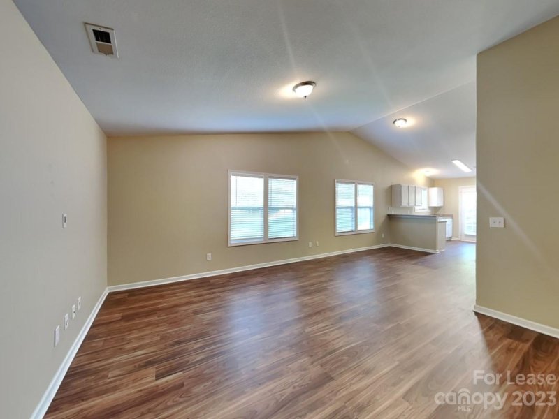 Property image 5 at 2718 Meadow Knoll Drive, Charlotte, NC 28269